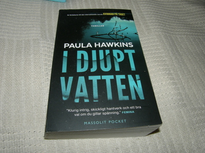 Paula Hawkins I djupt vatten  -pok
