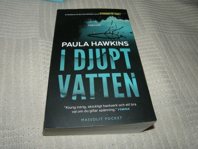Paula Hawkins I djupt vatten  -pok