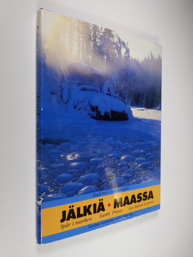 Kalervo Ojutkangas : Jälkiä maassa = Spår i marken = Eart...