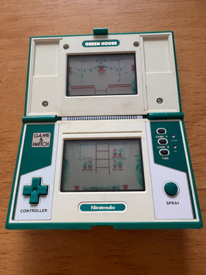 Nintendo Game & Watch: Green House