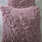 Pinkki pörröinen Koristetyynynpäällinen - yht. 2kpl - pikkukuva 1