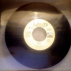CLASSIX NOUVEAUX :: GUILTY :: VINYYLI 7" 1981 - pikkukuva 1