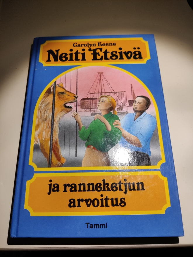 Neiti etsivä ja ranneketjun arvoitus Carolyn Keene