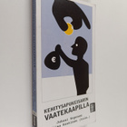 Juhani ym. Koponen : Kehitysapukeisarin vaatekaapilla - pikkukuva 1