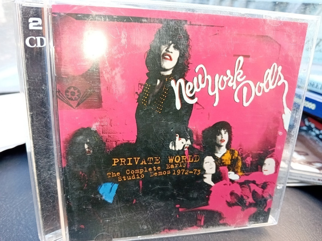 2cd New York Dolls : Private World ( SIS POSTIKULU )