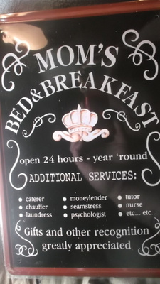 Peltikyltti Mom´s Bed & Breakfast