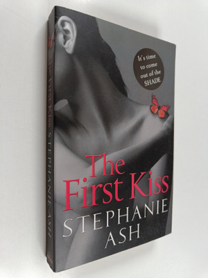 Stephanie Ash : The First Kiss