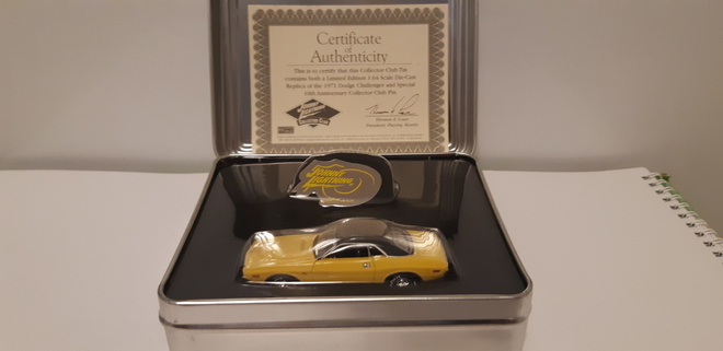 Dodge Challenger R/T 1971 Johnny Lightning collector club