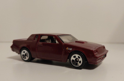 Pikkuauto Buick Grand National Hot Wheels