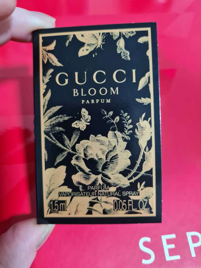 Hajuvesinäyte Gucci Bloom Parfum