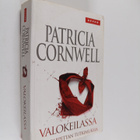 Patricia Cornwell : Valokeilassa - pikkukuva 1