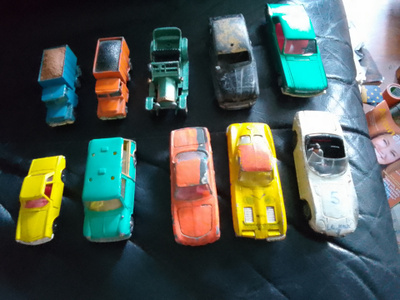 Pienoismallit mm. Corgi Toys ym autoja 10 kpl