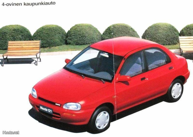 1991 Mazda 121 esite - KUIN UUSI - suom - 14 sivua