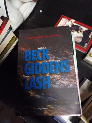 Beck/Giddens/Lash Nykyajan jäljillä