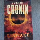 Justin Cronin - Linnake - pikkukuva 1