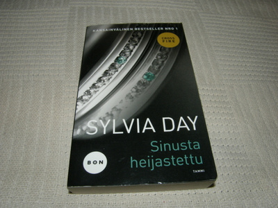 Sylvia Day Sinusta heijastettu   -pok