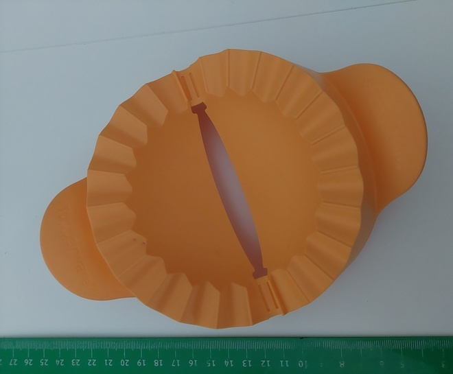 TUPPERWARE TORTTUMUOTTI ORANSSI tai turkoosi