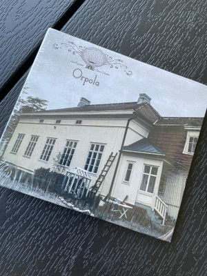 Jussi Pajuniemi & Soiva orkesteri . Orpola CD muoveissa