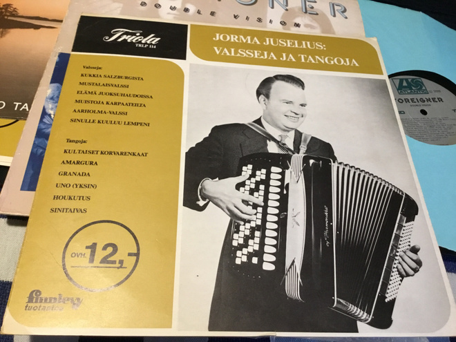 Jorma Juselius valsseja ja tangoja vanha Triola Lp taittok.