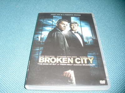 BROKEN CITY (Mark Wahlberg)***