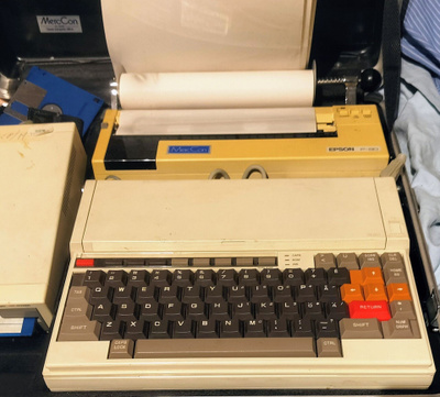 Epson PX-8 + PF-10 + P-80 retrotietokonekokonaisuus