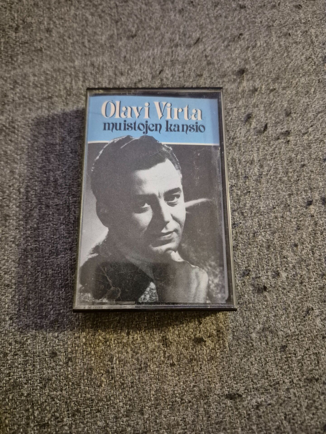 Olavi Virta – Muistojen kansio kasetti