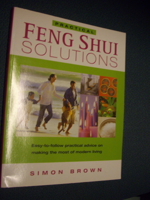 Brown: PRACTICAL FENG SHUI SOLUTIONS (2001) Sis.postikulut