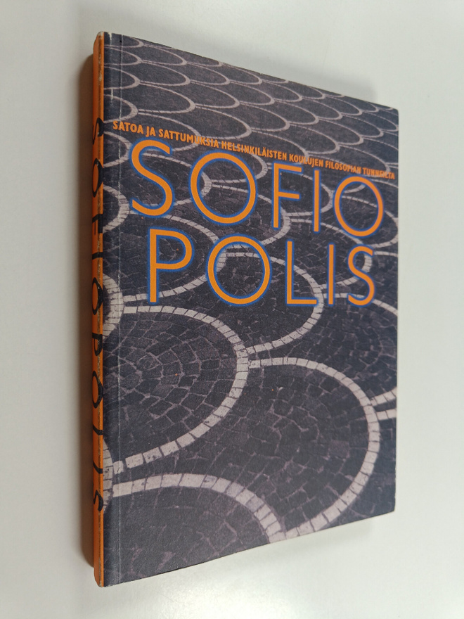 Sofiopolis : satoa ja sattumuksia helsinkiläisten kouluje...