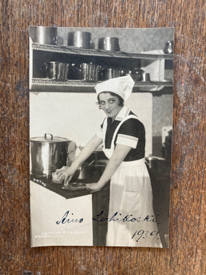 AINO LOHIKOSKI, SIGNEERATTU VALOKUVA, 1939
