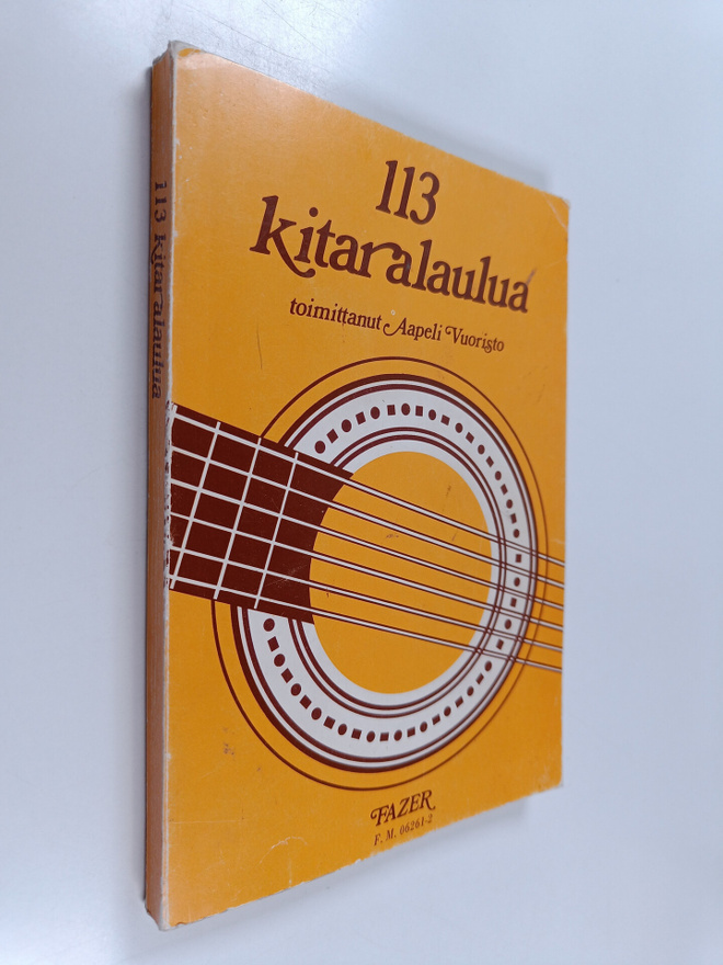 Aapeli (toim.) Vuoristo : 113 kitaralaulua