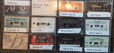 C - kasetti nippu