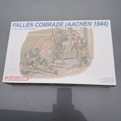 Dragon 1/35 Fallen Comrade Aachen 1944