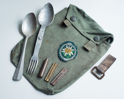 Wehrmacht-militariaa (Gebirgsjäger yms.)