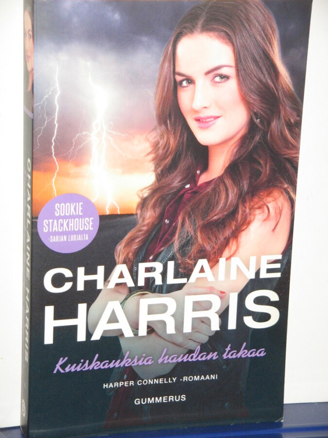 Charlaine Harris : Kuiskauksia haudan takaa