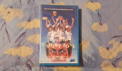 [VHS] ALONE IN THE T-SHIRT ZONE 1986