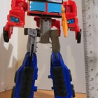 Cyberverse Optimus Prime ja kirves - pikkukuva 2