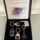 MERCEDES BENZ MUSTA ”KIRJEKUORI” -EI HV- - pikkukuva 3