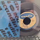 LAILA KINNUNEN & VIENO KEKKONEN, Carina/Mi scusi, 7'' -60 - pikkukuva 1