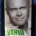 Erik Bertrand Larssen: Vahva - pikkukuva 1
