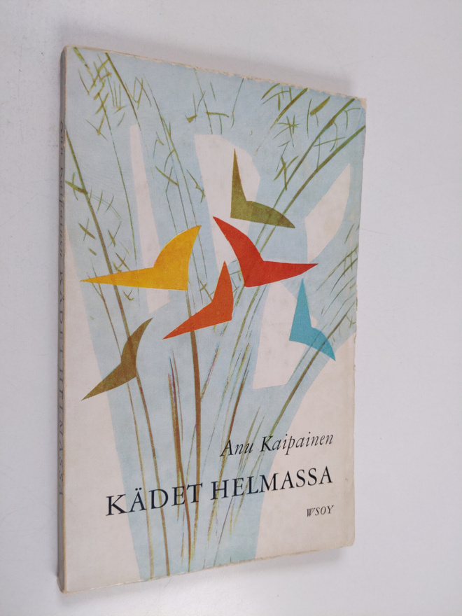 Anu Kaipainen : Kädet helmassa : runoja