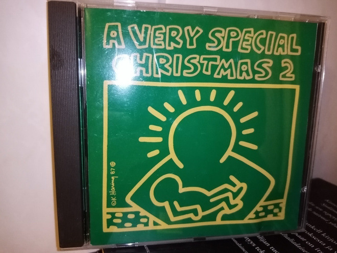 Joulu CD : A Very Special Christmas 2 Sis. postikulut