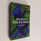 Riikka Pulkkinen : Vieras - pikkukuva 1