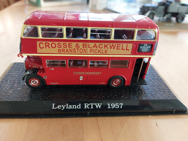 LEYLAND  RTW  1957  -  PIENOISMALLI