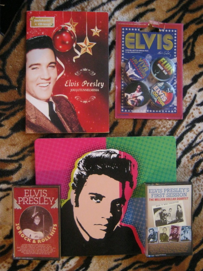ELVIS HIIRIMATTO,,RINTANAPPEJA, JOULUKORTTI,KOLME KASETTIA