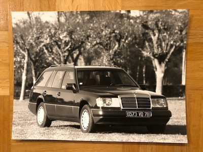 Lehdistökuva Mercedes-Benz S124 farmari (W124 farmari)