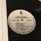Sara Hickman Equal scarce People lp 1989 Elektra Nm ger - pikkukuva 3