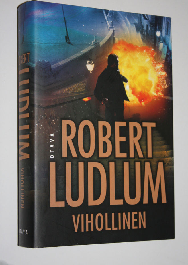 Robert Ludlum : Vihollinen
