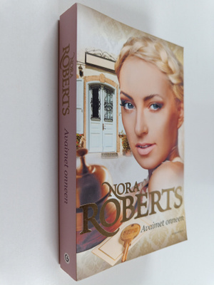 Nora Roberts : Avaimet onneen