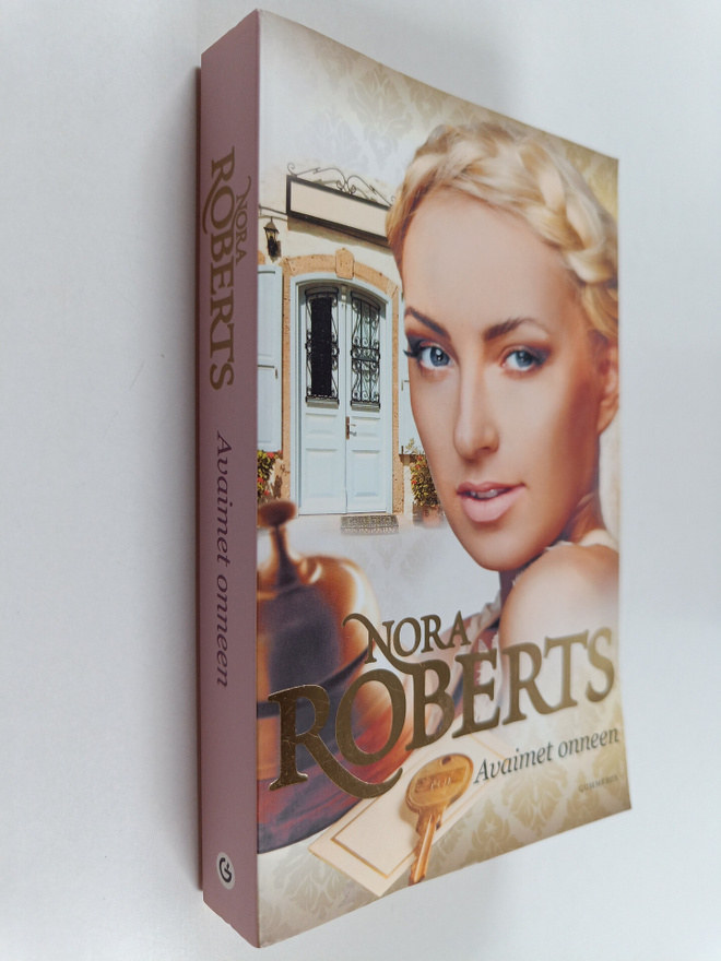 Nora Roberts : Avaimet onneen