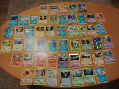 Pokemon kortteja eri sarjoista.